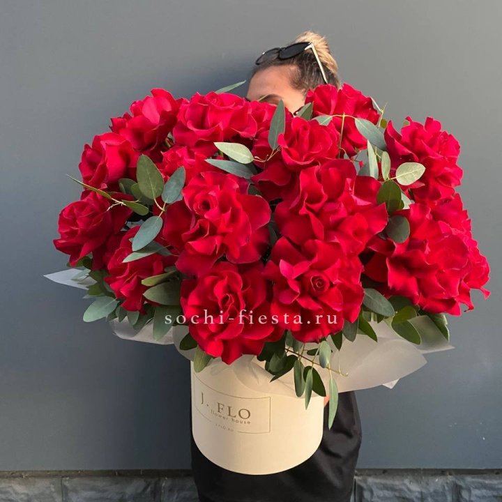 25 Французских красных роз в коробке в Йошкар-Оле