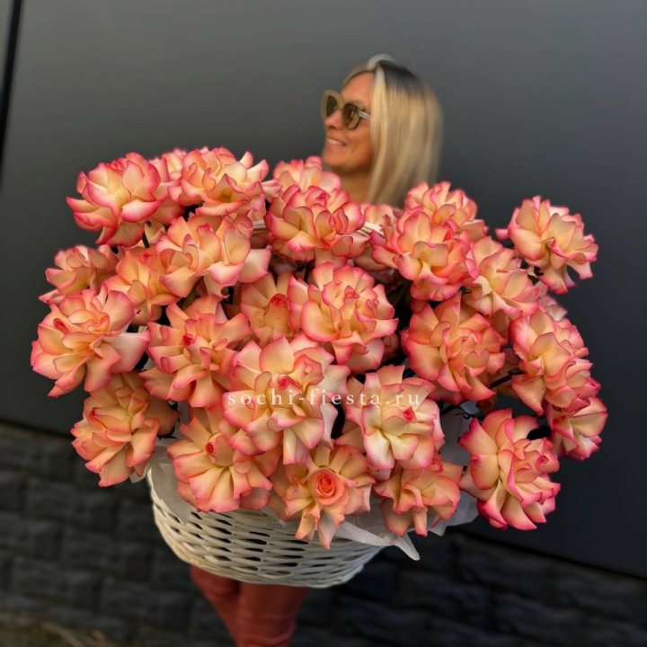 45 французских роз Джумилия в корзине в Йошкар-Оле