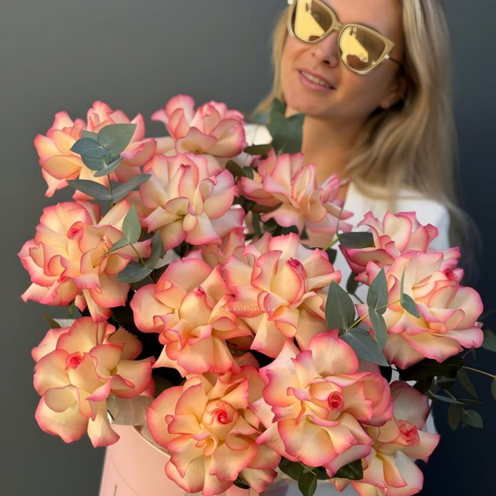 15 французских  роз Джумилия в боксе в Йошкар-Оле