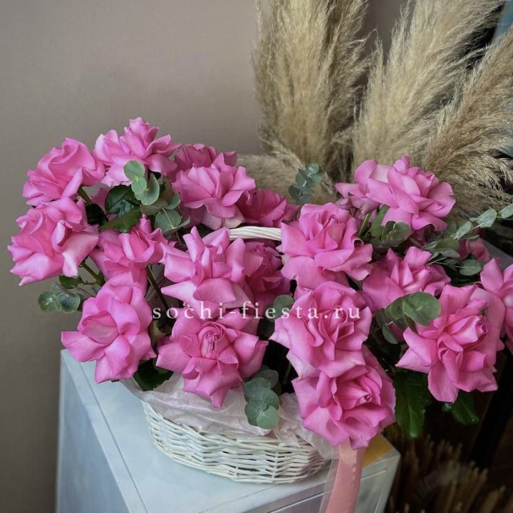 25 роз в цветочной корзине Пинк в Йошкар-Оле