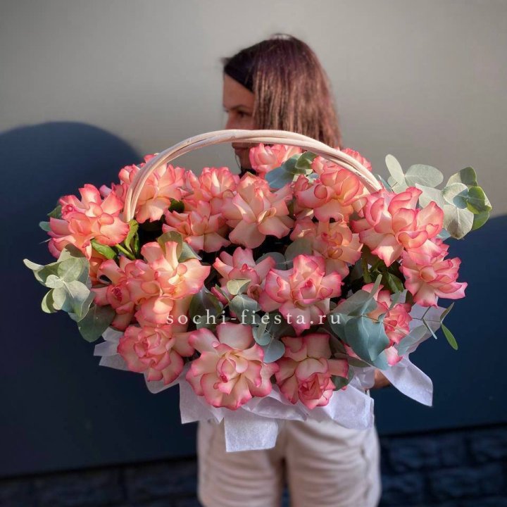 25 Французских роз Джумилия в корзине в Йошкар-Оле