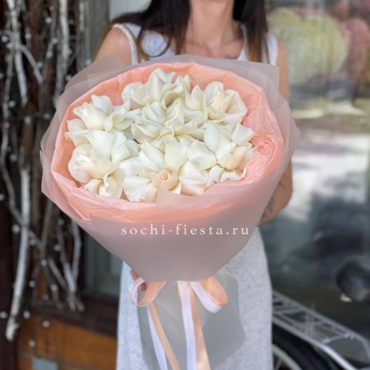 7 Белых французских роз в Йошкар-Оле