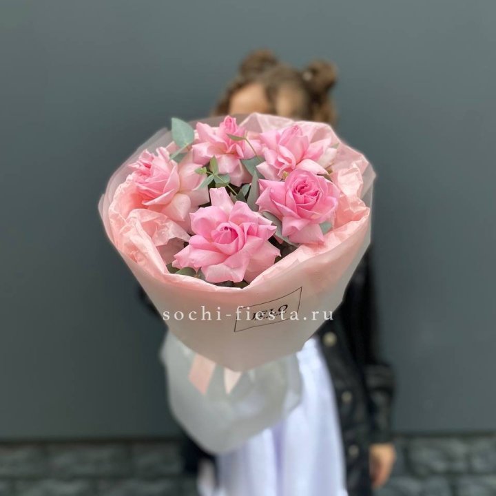 5 французских розовых роз  в Йошкар-Оле