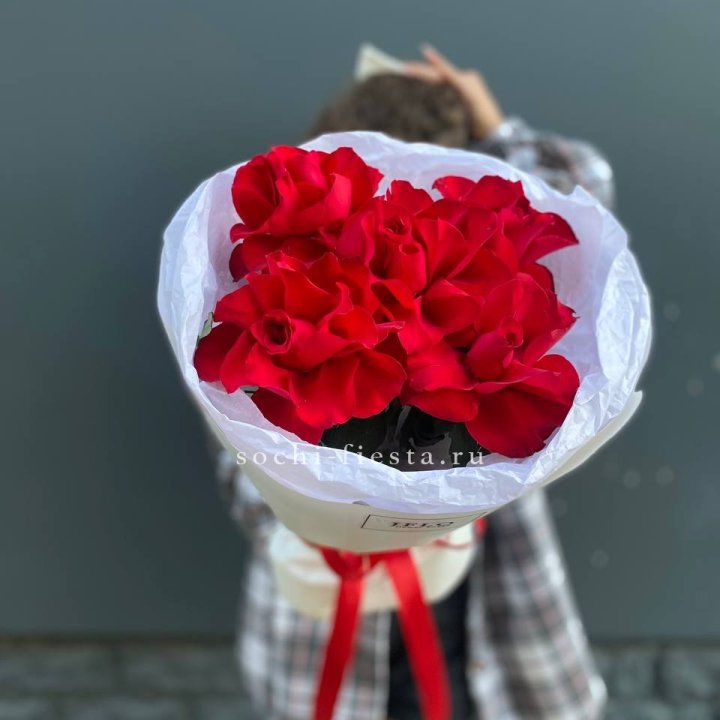 5 французских красных роз в Йошкар-Оле