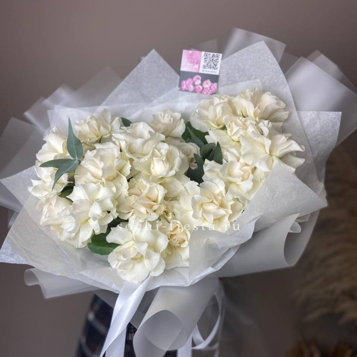 21 французских роз с эвкалиптом в Йошкар-Оле