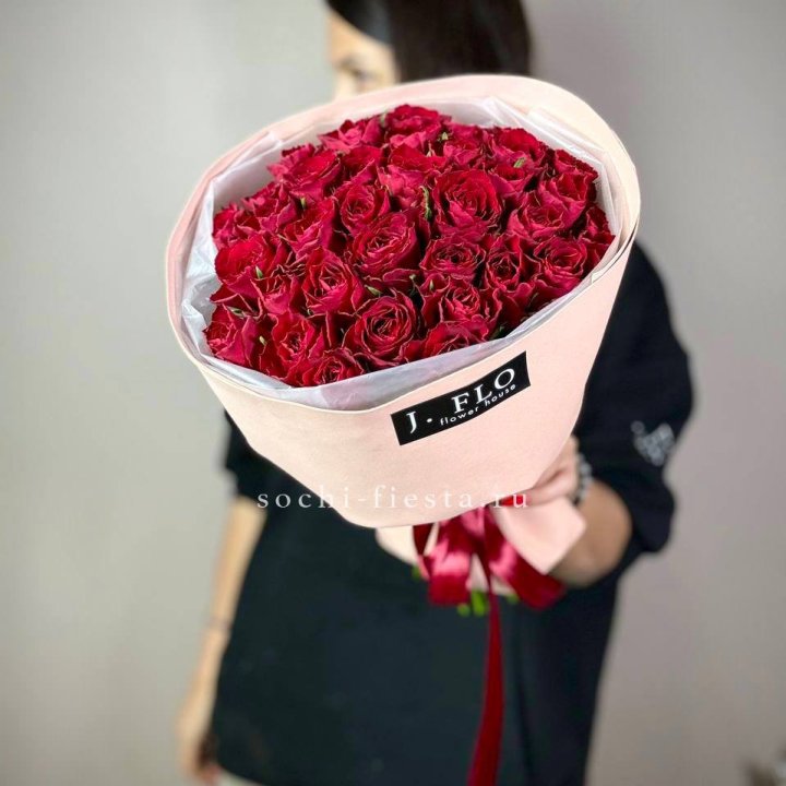 35 кенийских роз в Йошкар-Оле
