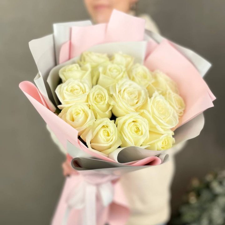 15 белых роз пудра в Йошкар-Оле