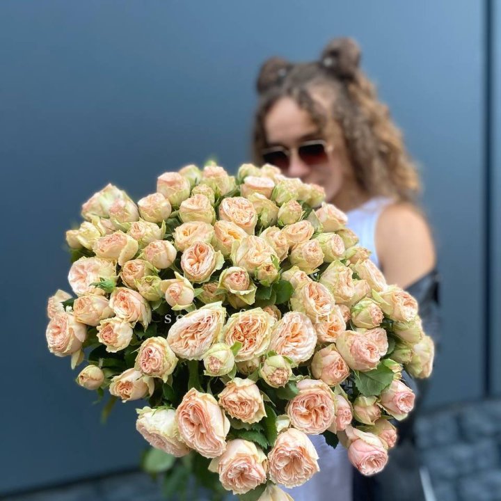 25 пионовидных роз в Йошкар-Оле