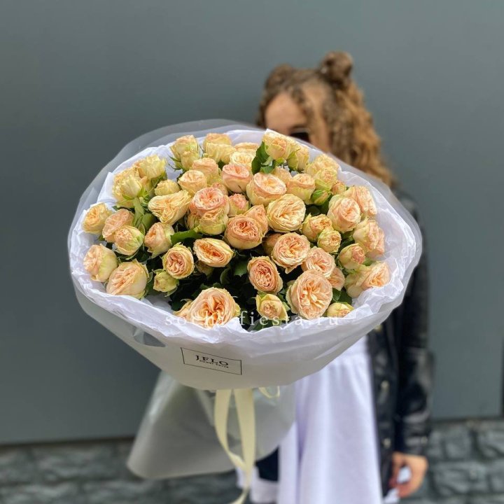 15 пионовидных роз в Йошкар-Оле