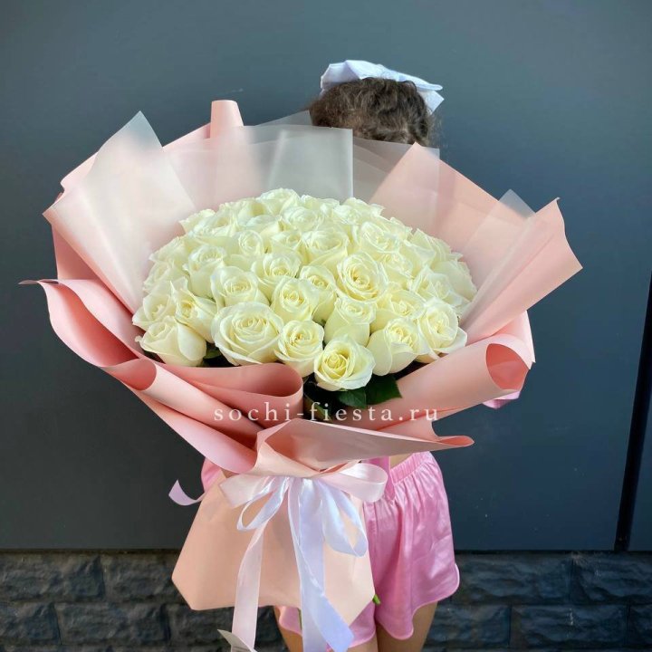 35 белых роз в Йошкар-Оле