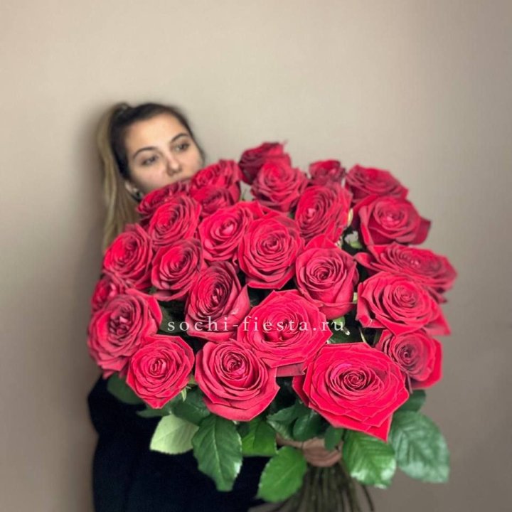 25 высоких роз в Йошкар-Оле