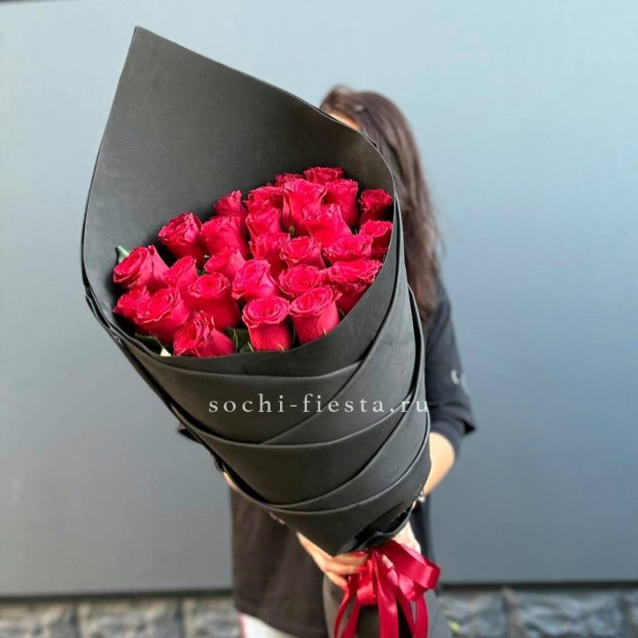 25 высоких красных роз в Йошкар-Оле