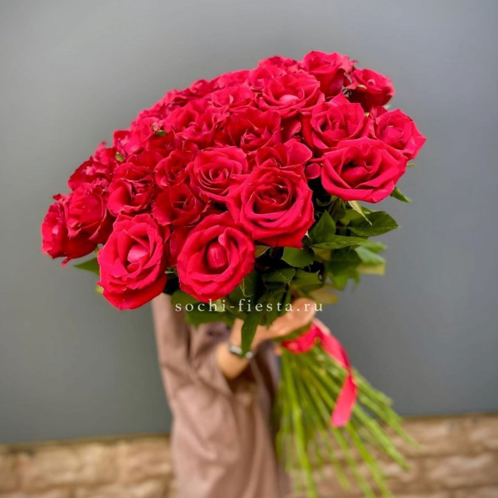51 высокая красная роза в Йошкар-Оле