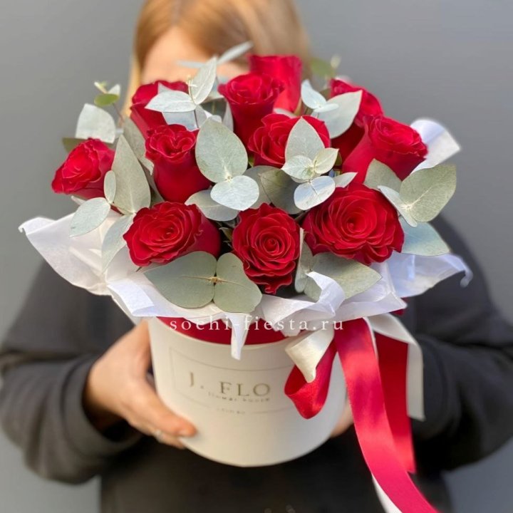 11 роз в шляпной коробке в Йошкар-Оле
