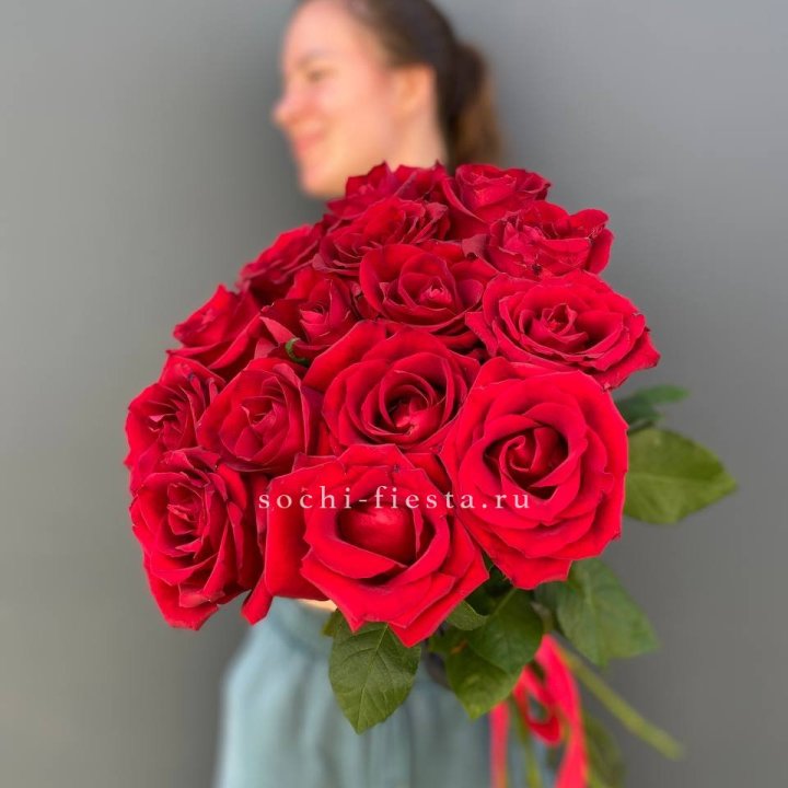 15 красных роз под ленту в Йошкар-Оле