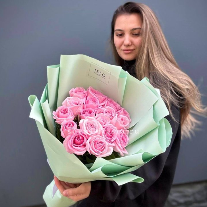 17 розовых роз в Йошкар-Оле