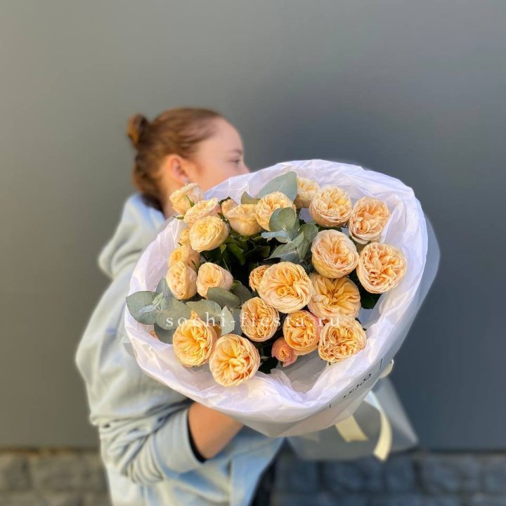 7 пионовидных роз в Йошкар-Оле