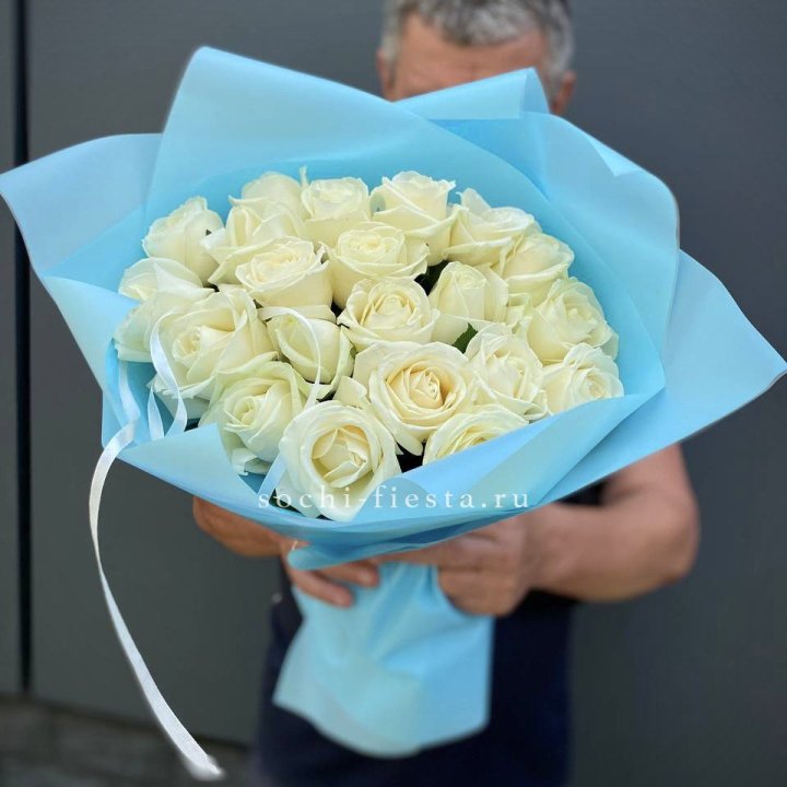 21 белая роза в Йошкар-Оле