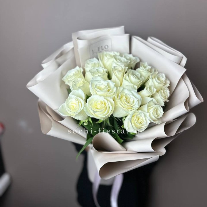 19 белых роз  в Йошкар-Оле