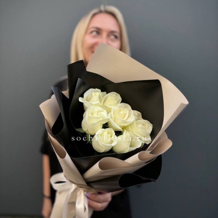 7 белых роз Иммерсив в Йошкар-Оле