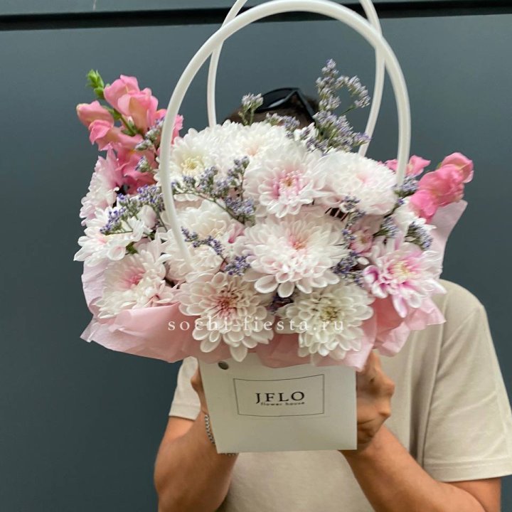 Сумочка из стойких цветов  в Йошкар-Оле