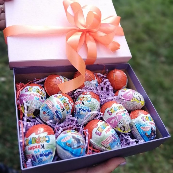 Коробка с киндерами в Йошкар-Оле