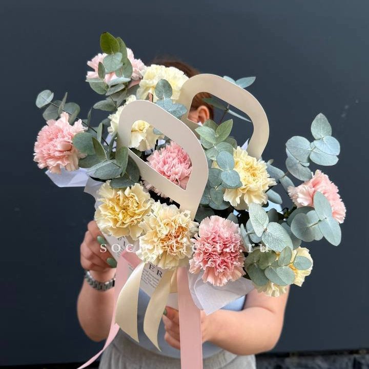 Сумочка из диантусов в Йошкар-Оле