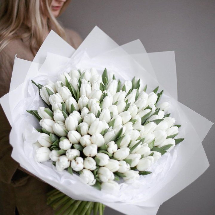 101 белый тюльпан в Йошкар-Оле