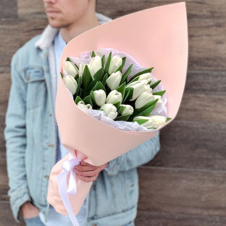 19 белых тюльпанов в Йошкар-Оле