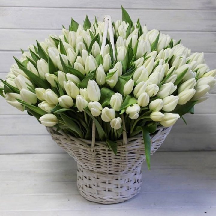 Корзина из 151 тюльпана в Йошкар-Оле