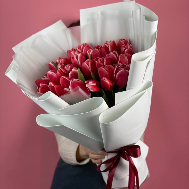 Букет красных тюльпанов в Йошкар-Оле